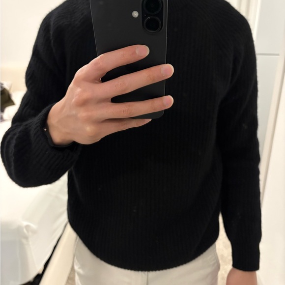 Quince Men's Classic Black Crewneck Sweater - Picture 6 of 6